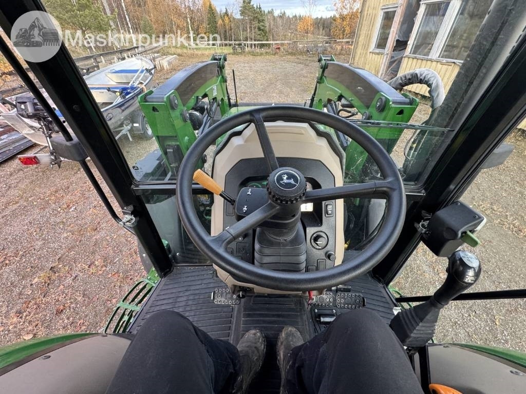 Трактор John Deere 5075 E: фото 45