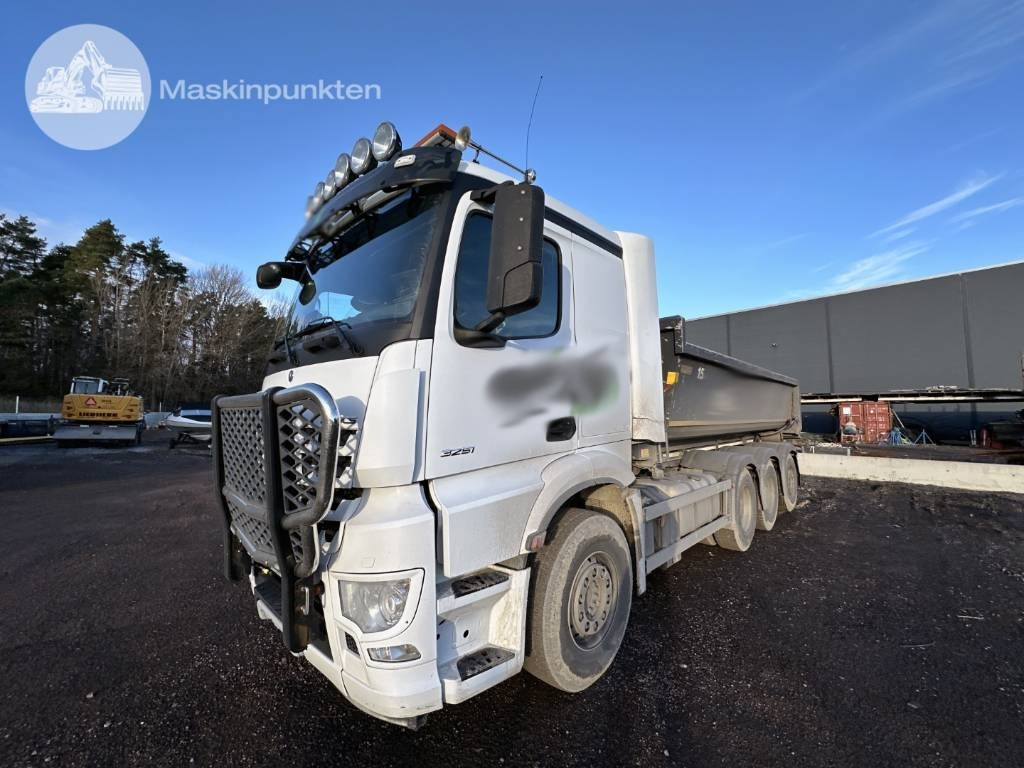 Mercedes-Benz Arocs 3251 - Крюковой мультилифт: фото 2 Mercedes-Benz Arocs 3251 - Крюковой мультилифт: фото 2