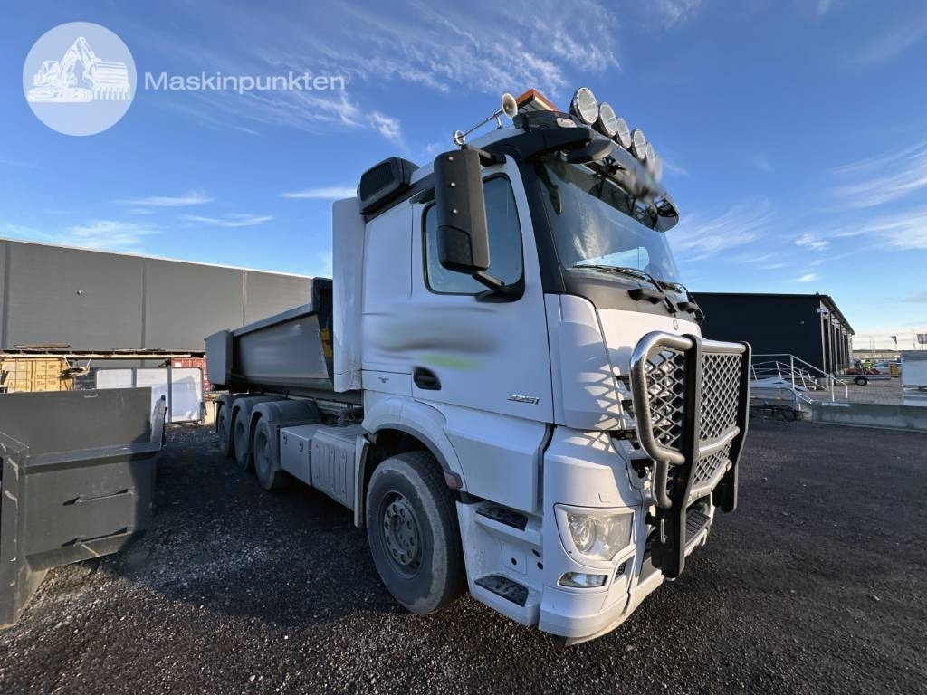 Mercedes-Benz Arocs 3251 - Крюковой мультилифт: фото 3 Mercedes-Benz Arocs 3251 - Крюковой мультилифт: фото 3