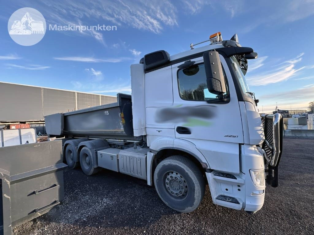 Mercedes-Benz Arocs 3251 - Крюковой мультилифт: фото 2 Mercedes-Benz Arocs 3251 - Крюковой мультилифт: фото 2