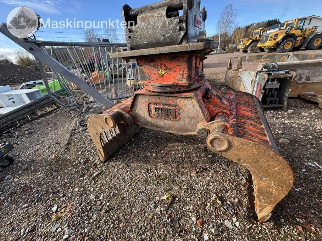 NPK DC-25 - Грейфер для Строительной техники: фото 3 NPK DC-25 - Грейфер для Строительной техники: фото 3