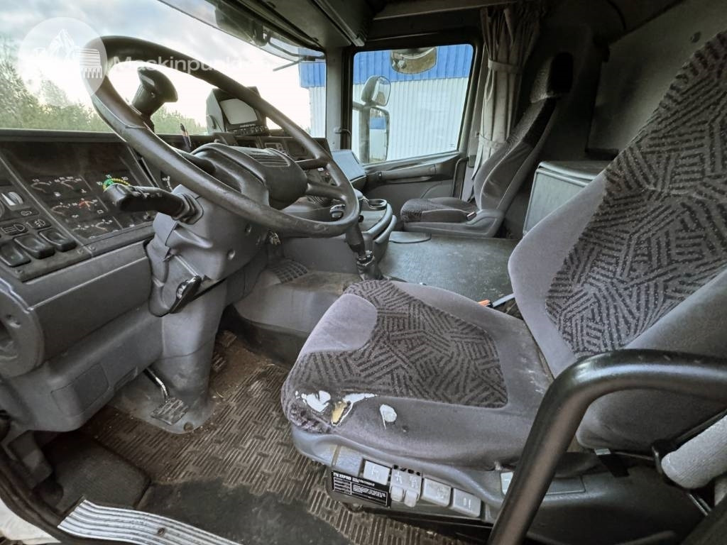 Грузовик с закрытым кузовом Scania R 114: фото 39