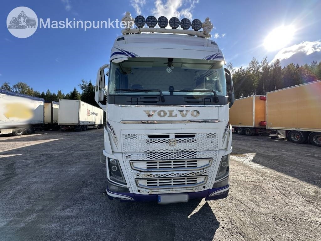 Volvo FH 16 750  - Грузовик с закрытым кузовом: фото 3 Volvo FH 16 750  - Грузовик с закрытым кузовом: фото 3