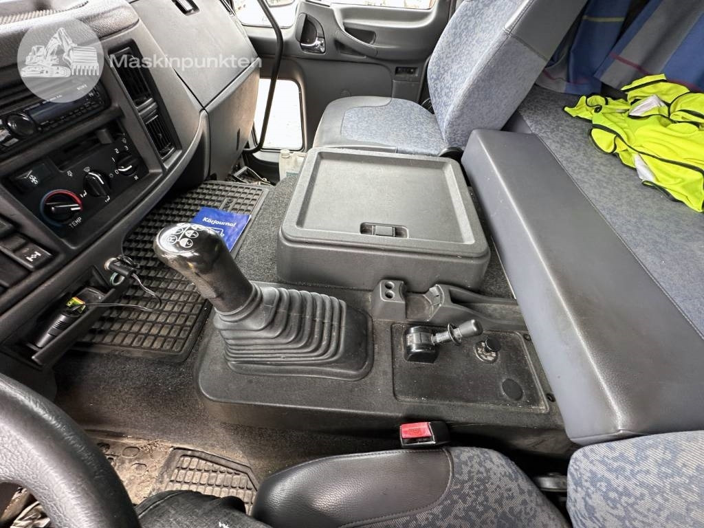 Грузовик с закрытым кузовом Volvo FL 6: фото 33