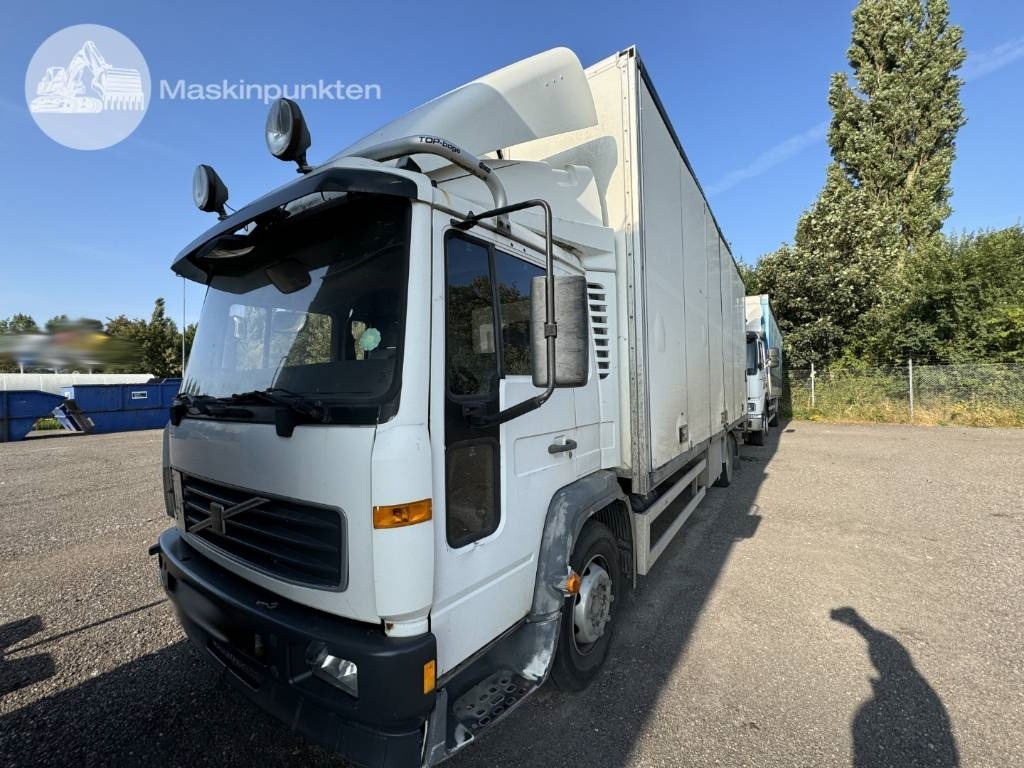 Volvo FL6 220 - Грузовик с закрытым кузовом: фото 2 Volvo FL6 220 - Грузовик с закрытым кузовом: фото 2