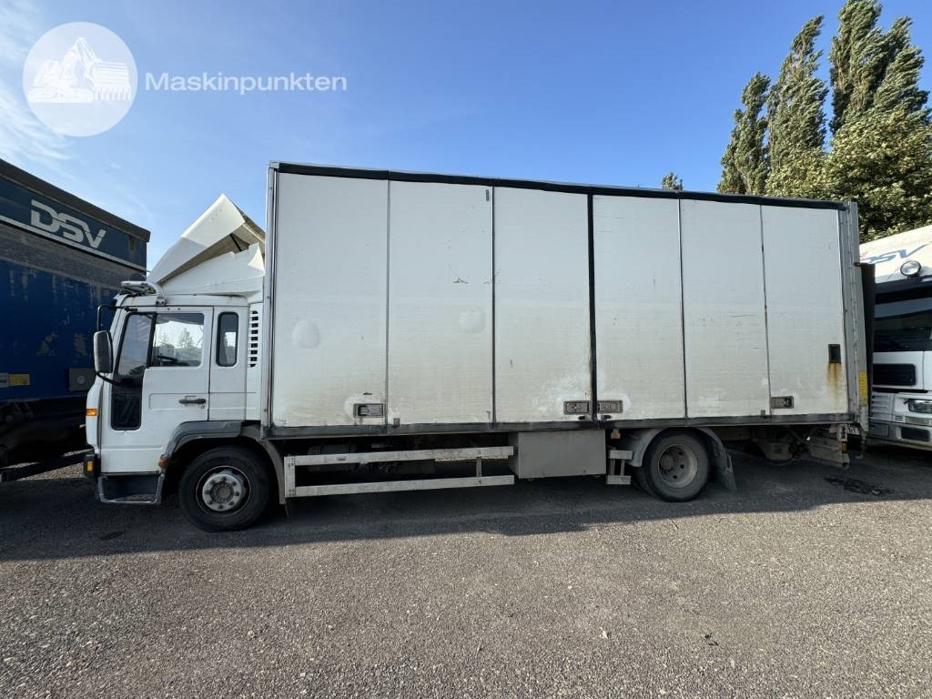 Volvo FL6 220 - Грузовик с закрытым кузовом: фото 4 Volvo FL6 220 - Грузовик с закрытым кузовом: фото 4