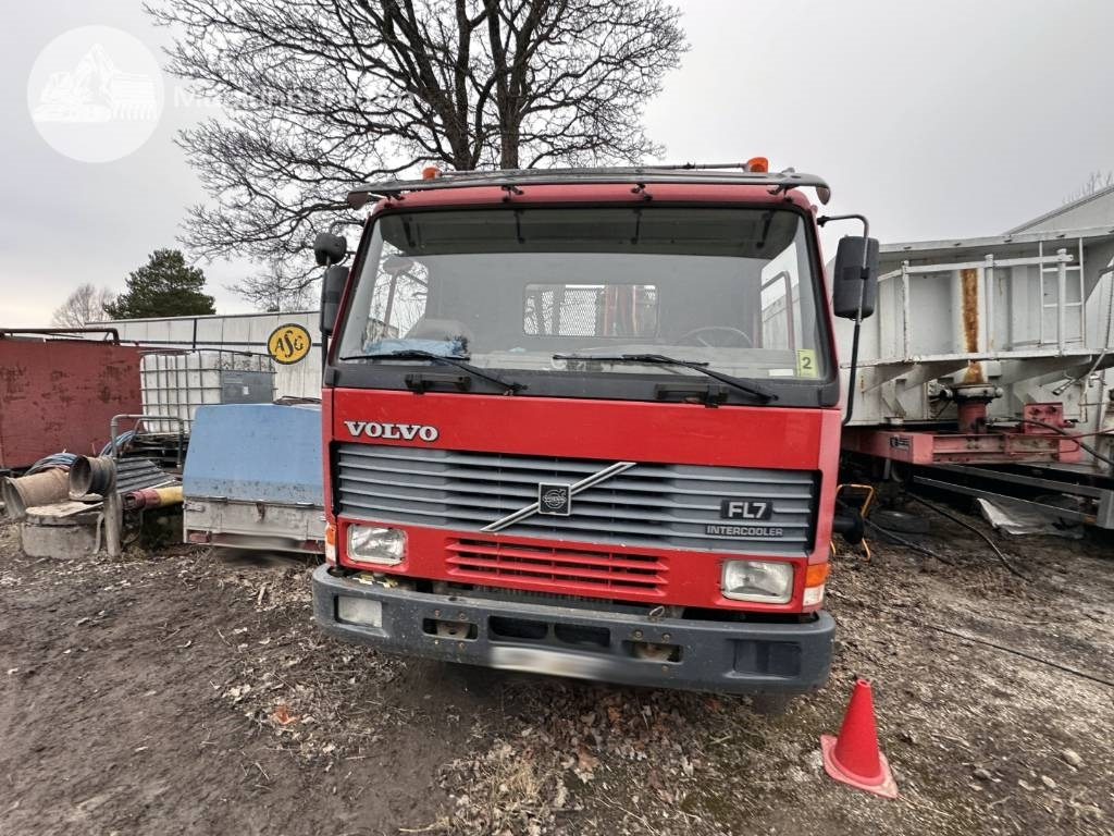 Volvo FL7 - Автоманипулятор: фото 3 Volvo FL7 - Автоманипулятор: фото 3