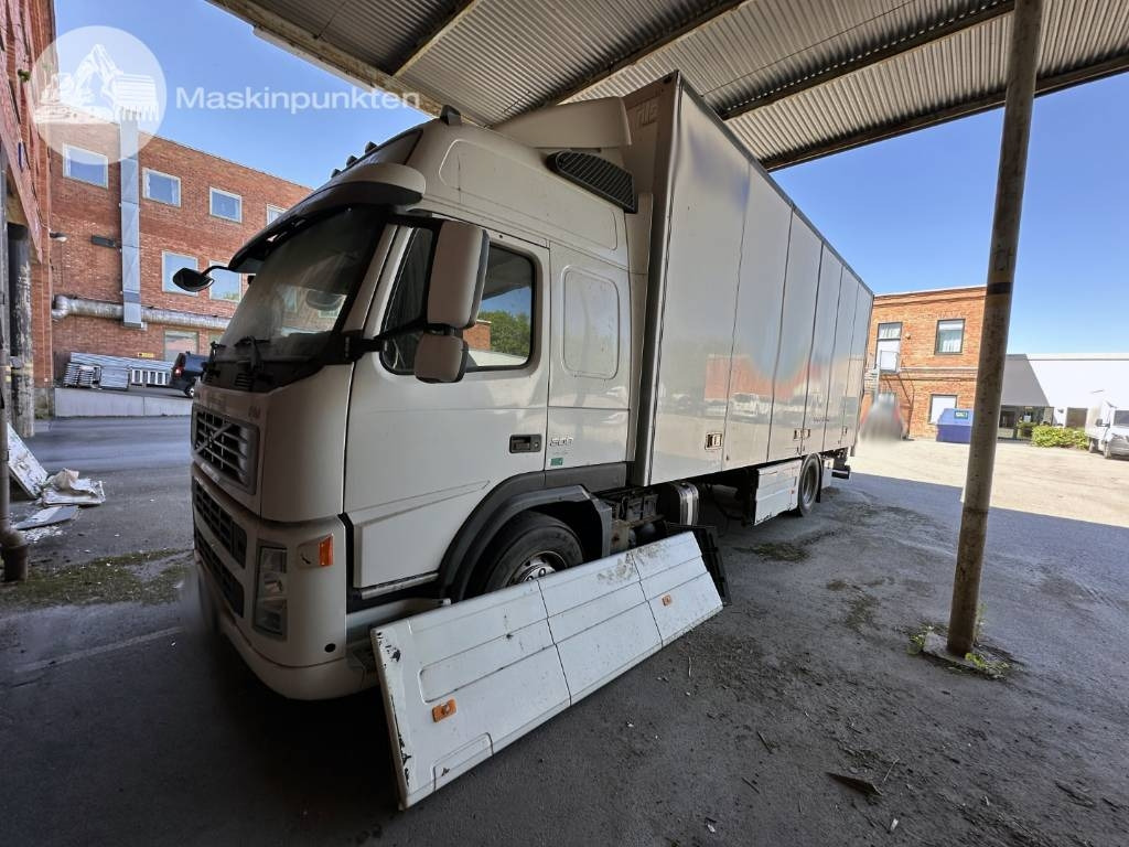 Volvo FM 300  - Грузовик с закрытым кузовом: фото 1 Volvo FM 300  - Грузовик с закрытым кузовом: фото 1