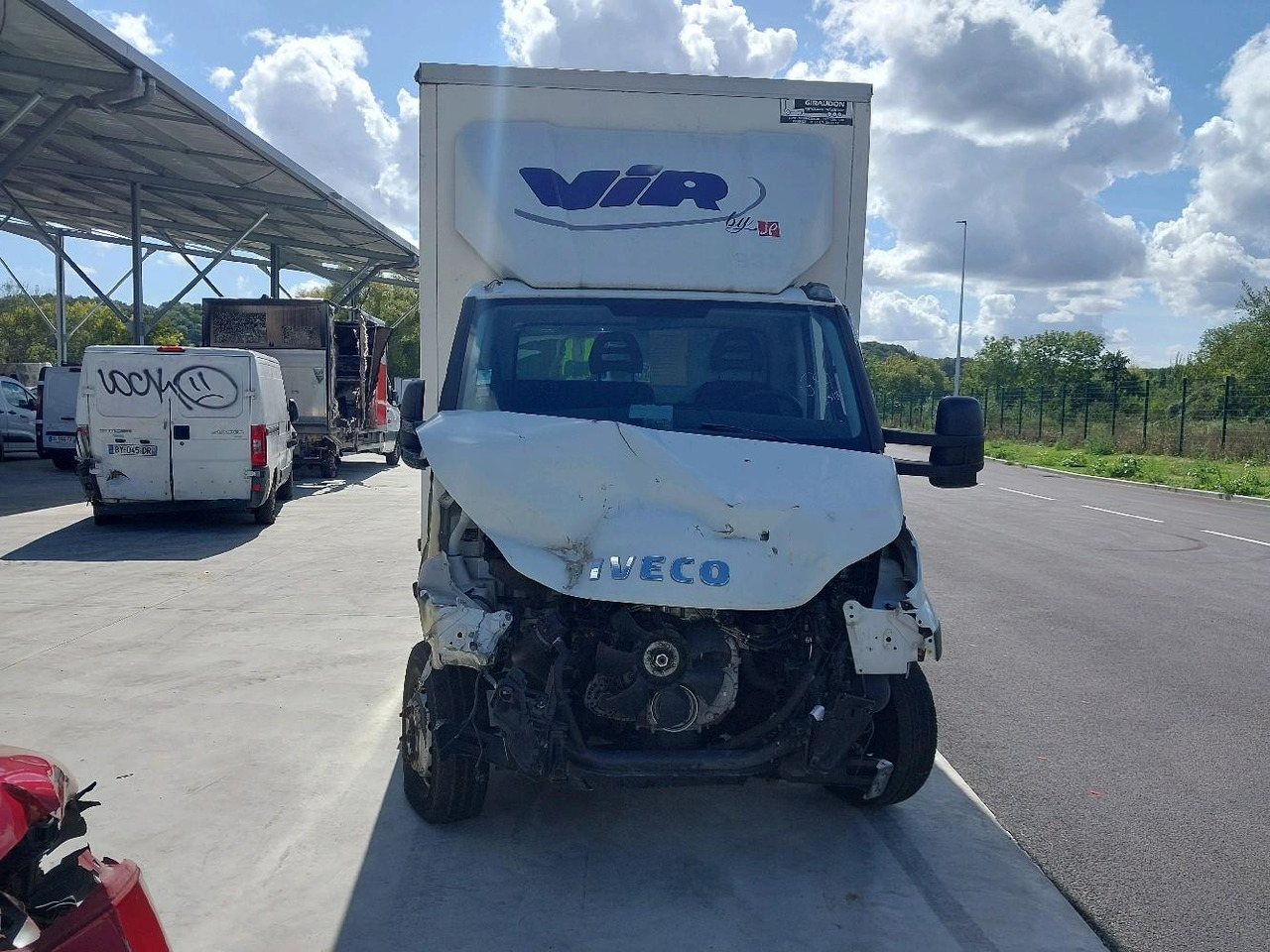 IVECO PORTEUR 65C14N - Фургон с закрытым кузовом: фото 2 IVECO PORTEUR 65C14N - Фургон с закрытым кузовом: фото 2