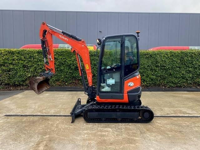 Kubota U 27-4 - Мини-экскаватор: фото 1 Kubota U 27-4 - Мини-экскаватор: фото 1