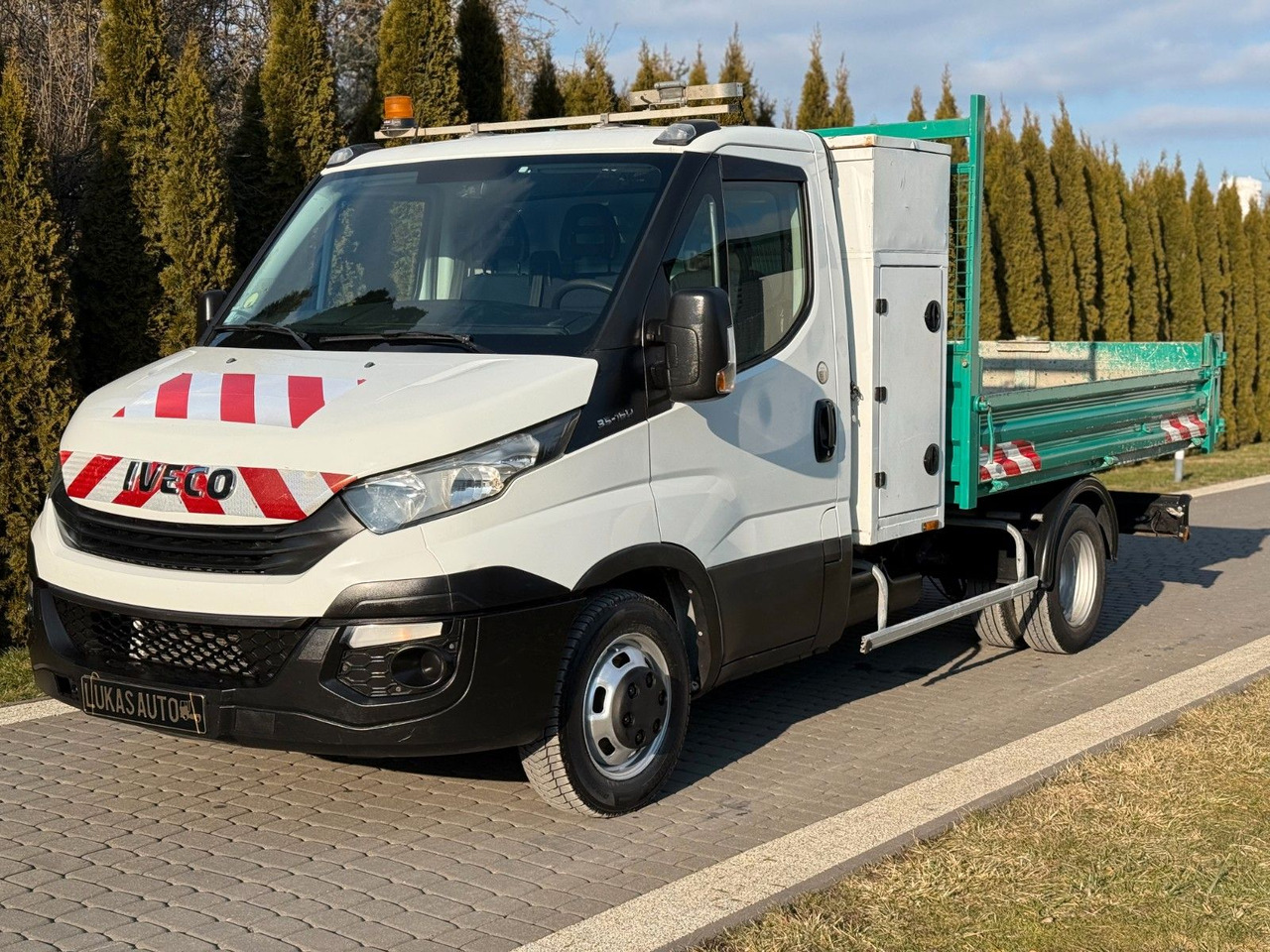 Iveco 35C16 TIPPER TOOL BOX - Малотоннажный самосвал: фото 2 Iveco 35C16 TIPPER TOOL BOX - Малотоннажный самосвал: фото 2