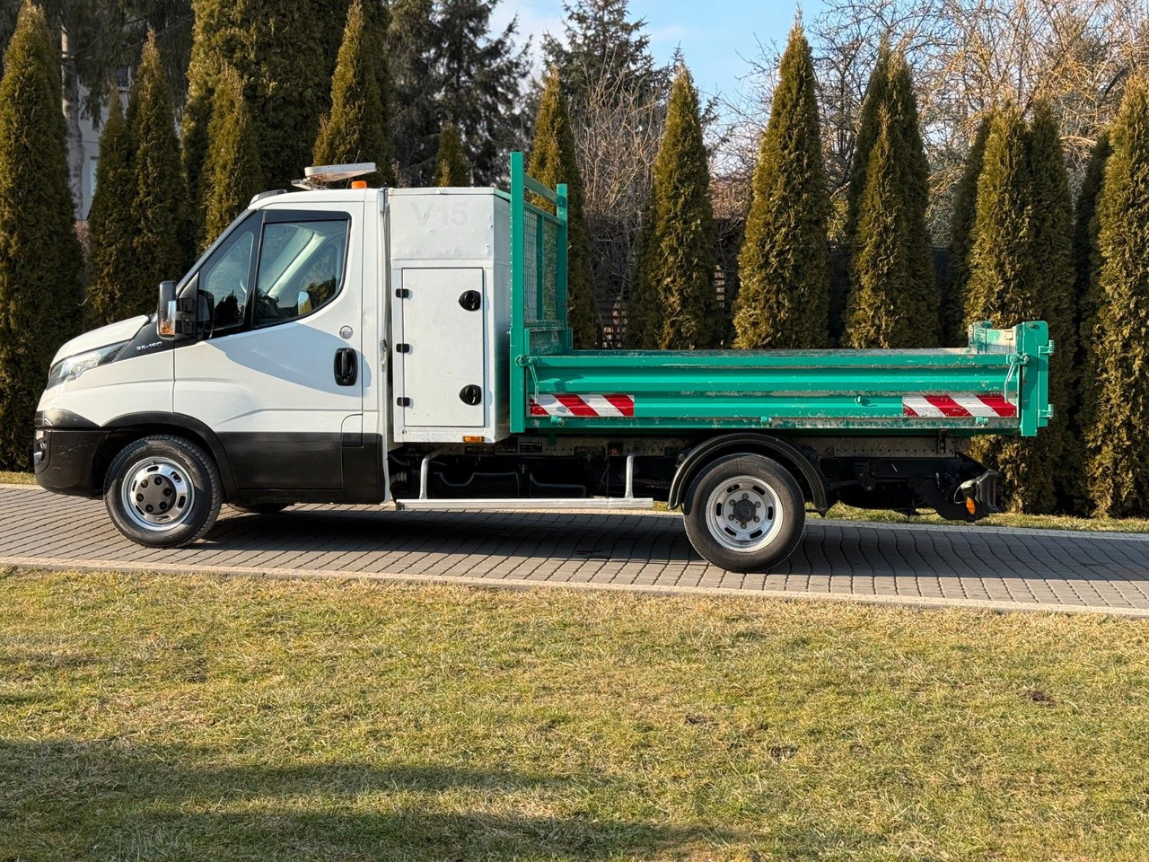 Iveco 35C16 TIPPER TOOL BOX - Малотоннажный самосвал: фото 5 Iveco 35C16 TIPPER TOOL BOX - Малотоннажный самосвал: фото 5
