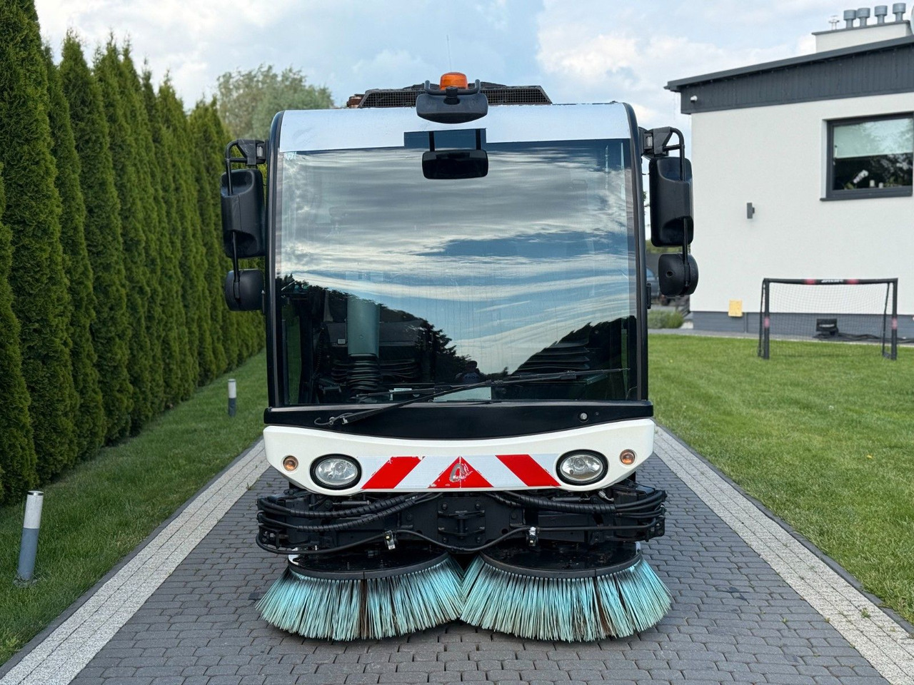 MATHIEU GRAND AZURA MC420 SWEEPER - Подметально-уборочная машина: фото 2 MATHIEU GRAND AZURA MC420 SWEEPER - Подметально-уборочная машина: фото 2