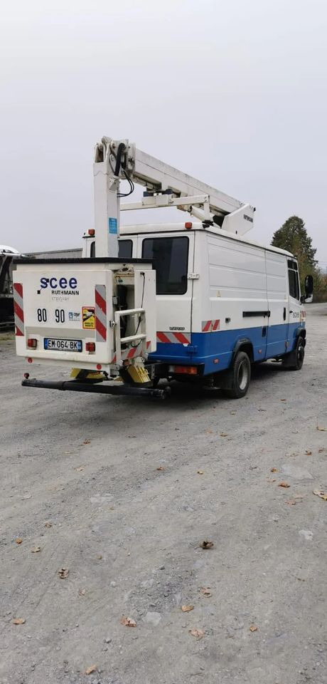 Mercedes-Benz VARIO 815D 17 M - Грузовик с подъемником: фото 4 Mercedes-Benz VARIO 815D 17 M - Грузовик с подъемником: фото 4