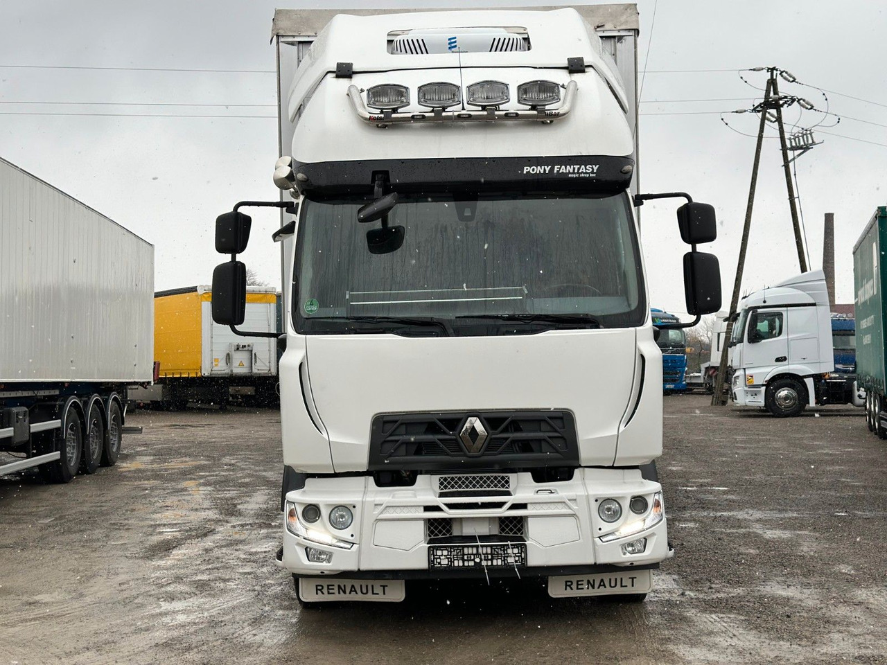 Renault D14 MANUAL AIR CONDITIONIG - Тентованный грузовик: фото 2 Renault D14 MANUAL AIR CONDITIONIG - Тентованный грузовик: фото 2