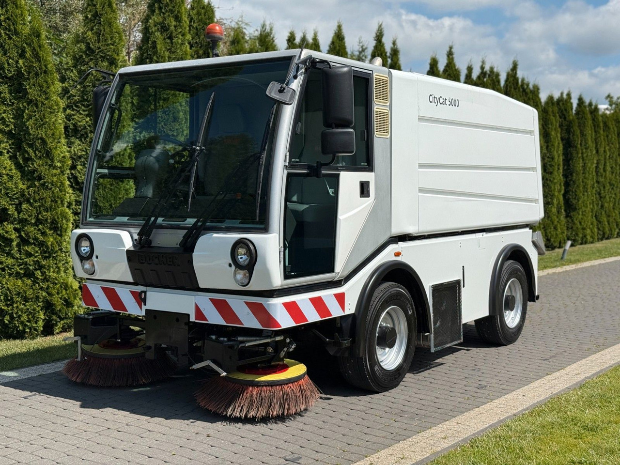 Schmidt BUCHER CITYCAT 5000 SWEEPER - Подметально-уборочная машина: фото 1 Schmidt BUCHER CITYCAT 5000 SWEEPER - Подметально-уборочная машина: фото 1