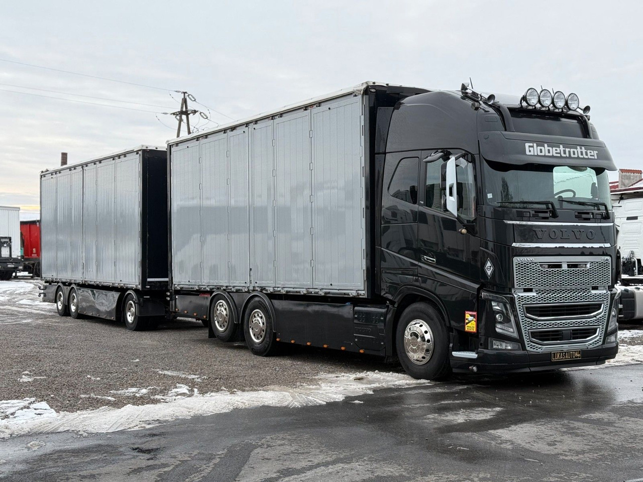 Volvo FH16 660 HP XL TANDEM 6x2 LIMITED EDITION - Тентованный грузовик: фото 4 Volvo FH16 660 HP XL TANDEM 6x2 LIMITED EDITION - Тентованный грузовик: фото 4