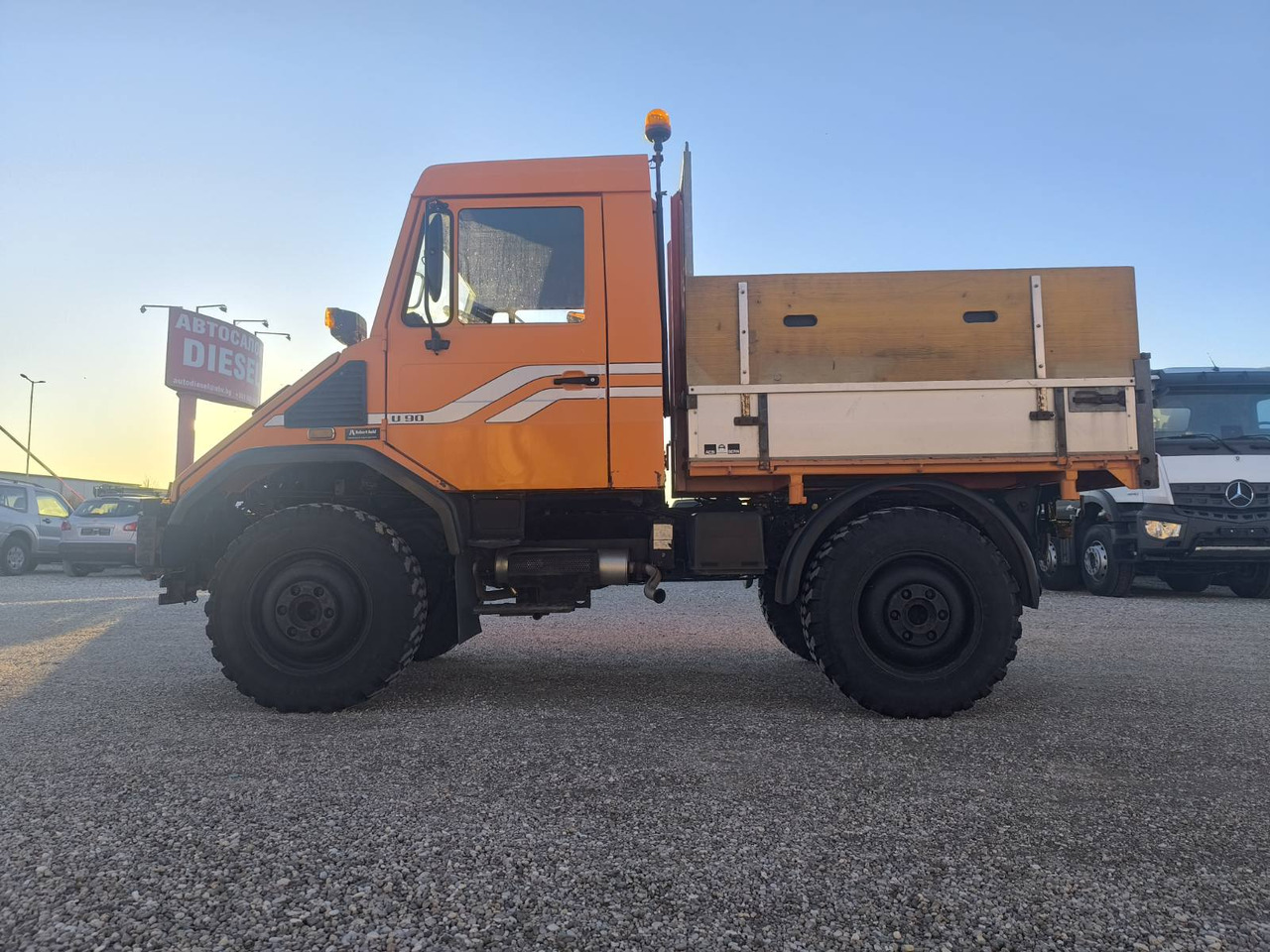 UNIMOG U90 - Самосвал: фото 4 UNIMOG U90 - Самосвал: фото 4