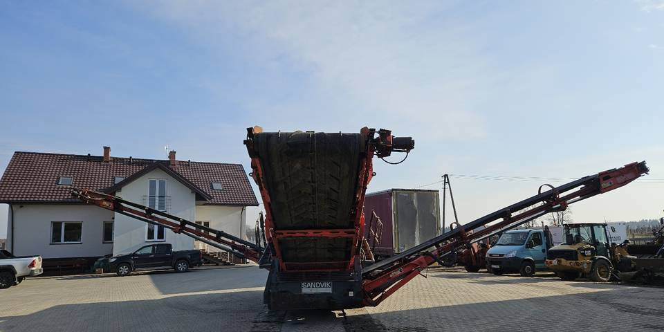 Przesiewacz mobilny Sandvik QE241 tylko 2980 h - Грохот: фото 4 Przesiewacz mobilny Sandvik QE241 tylko 2980 h - Грохот: фото 4