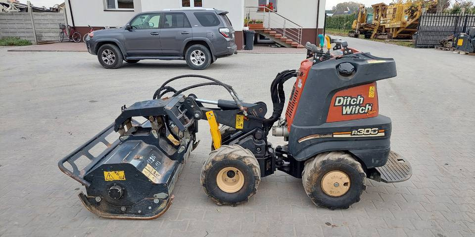 Rotadairon BRD50 mulczer kosiarka Ditch Witch R300, Avant - Газонокосилка: фото 1 Rotadairon BRD50 mulczer kosiarka Ditch Witch R300, Avant - Газонокосилка: фото 1
