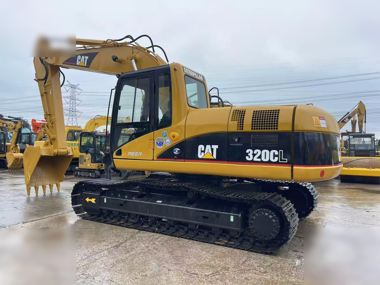 CATERPILLAR 320CL - Гусеничный экскаватор: фото 2 CATERPILLAR 320CL - Гусеничный экскаватор: фото 2