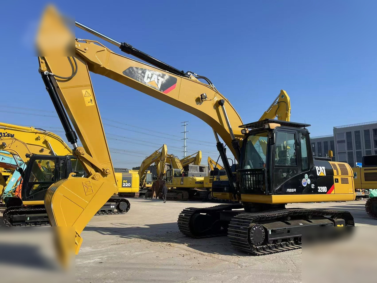 CATERPILLAR 320D - Гусеничный экскаватор: фото 2 CATERPILLAR 320D - Гусеничный экскаватор: фото 2