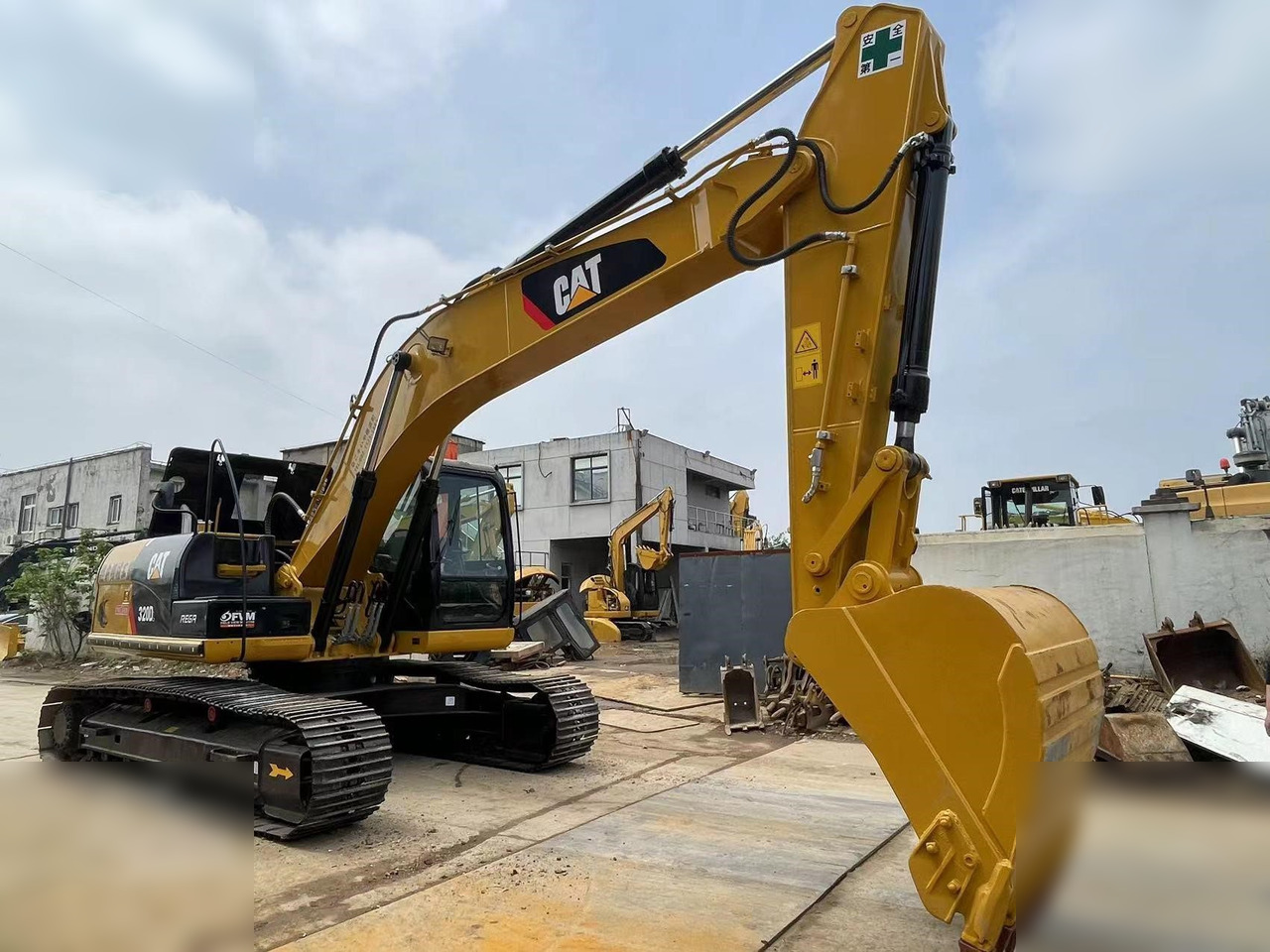 CATERPILLAR 320DL - Гусеничный экскаватор: фото 4 CATERPILLAR 320DL - Гусеничный экскаватор: фото 4
