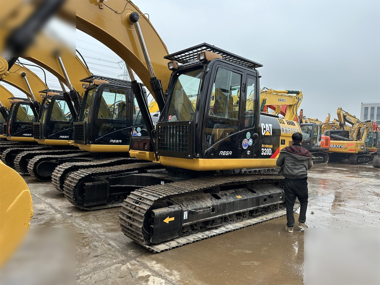 CATERPILLAR 320DL - Гусеничный экскаватор: фото 3 CATERPILLAR 320DL - Гусеничный экскаватор: фото 3