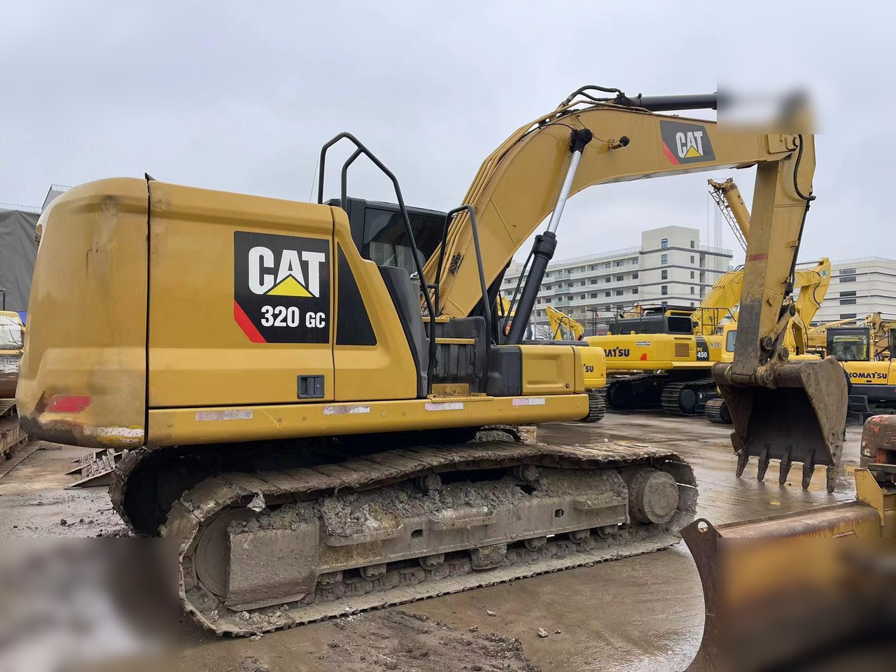 CATERPILLAR 320GC - Гусеничный экскаватор: фото 3 CATERPILLAR 320GC - Гусеничный экскаватор: фото 3