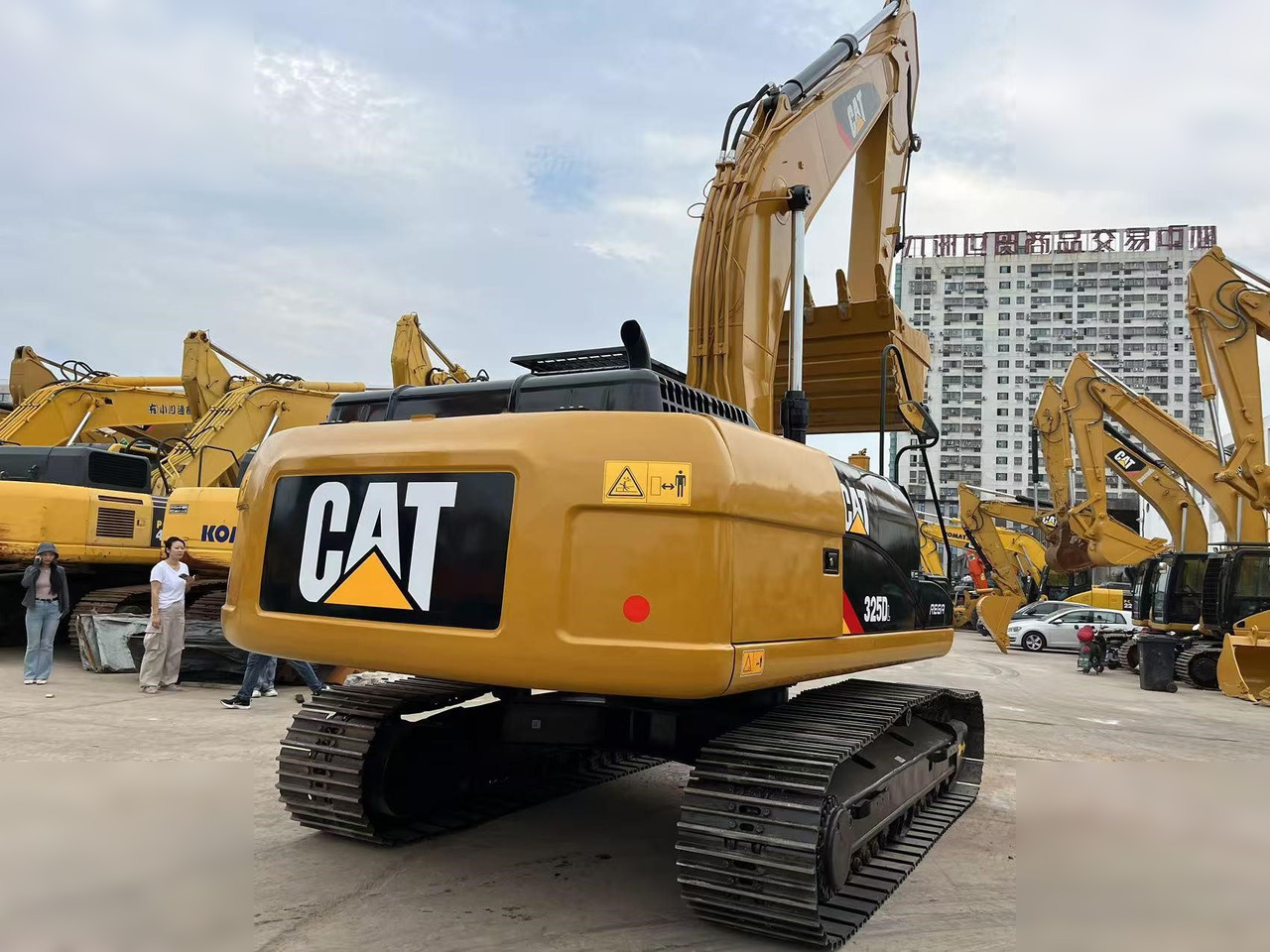 CATERPILLAR 325D - Гусеничный экскаватор: фото 4 CATERPILLAR 325D - Гусеничный экскаватор: фото 4