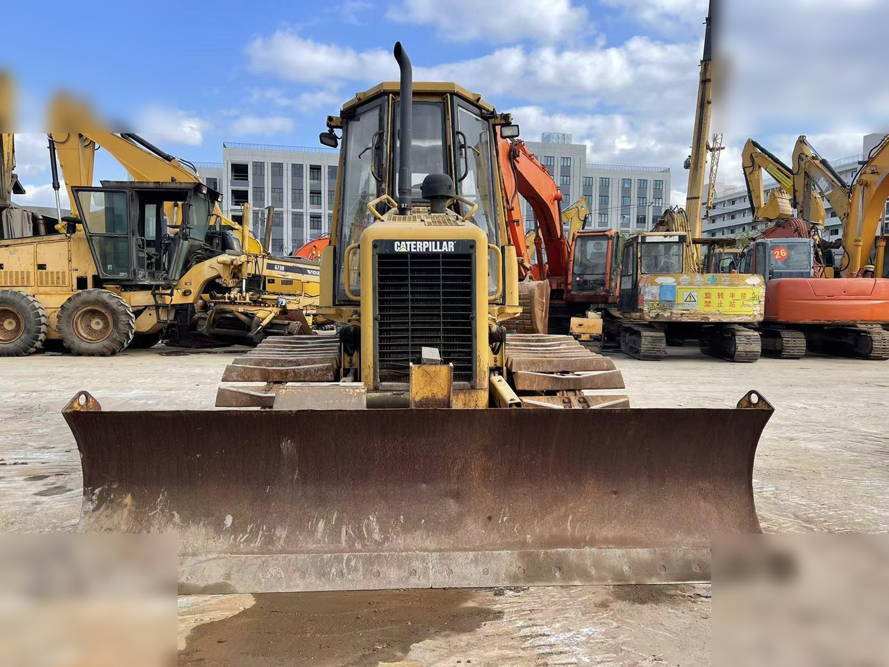 CATERPILLAR D3G - Бульдозер: фото 3 CATERPILLAR D3G - Бульдозер: фото 3