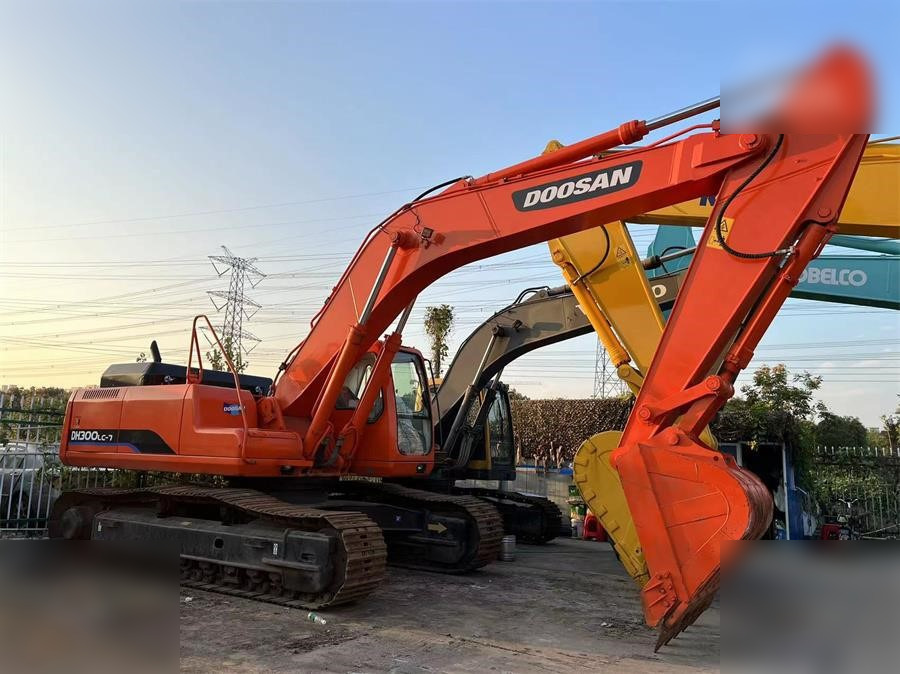 DOOSAN DH300 LC-7 - Гусеничный экскаватор: фото 3 DOOSAN DH300 LC-7 - Гусеничный экскаватор: фото 3