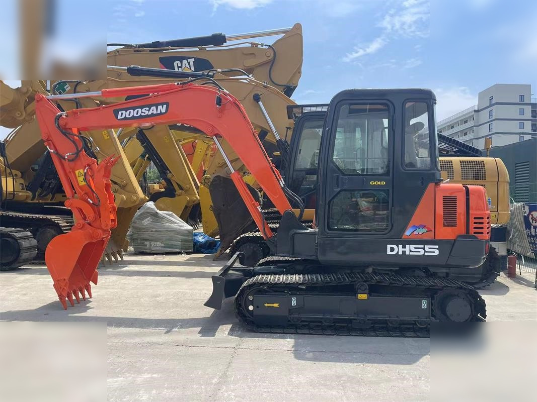 DOOSAN DH55-V - Мини-экскаватор: фото 1 DOOSAN DH55-V - Мини-экскаватор: фото 1