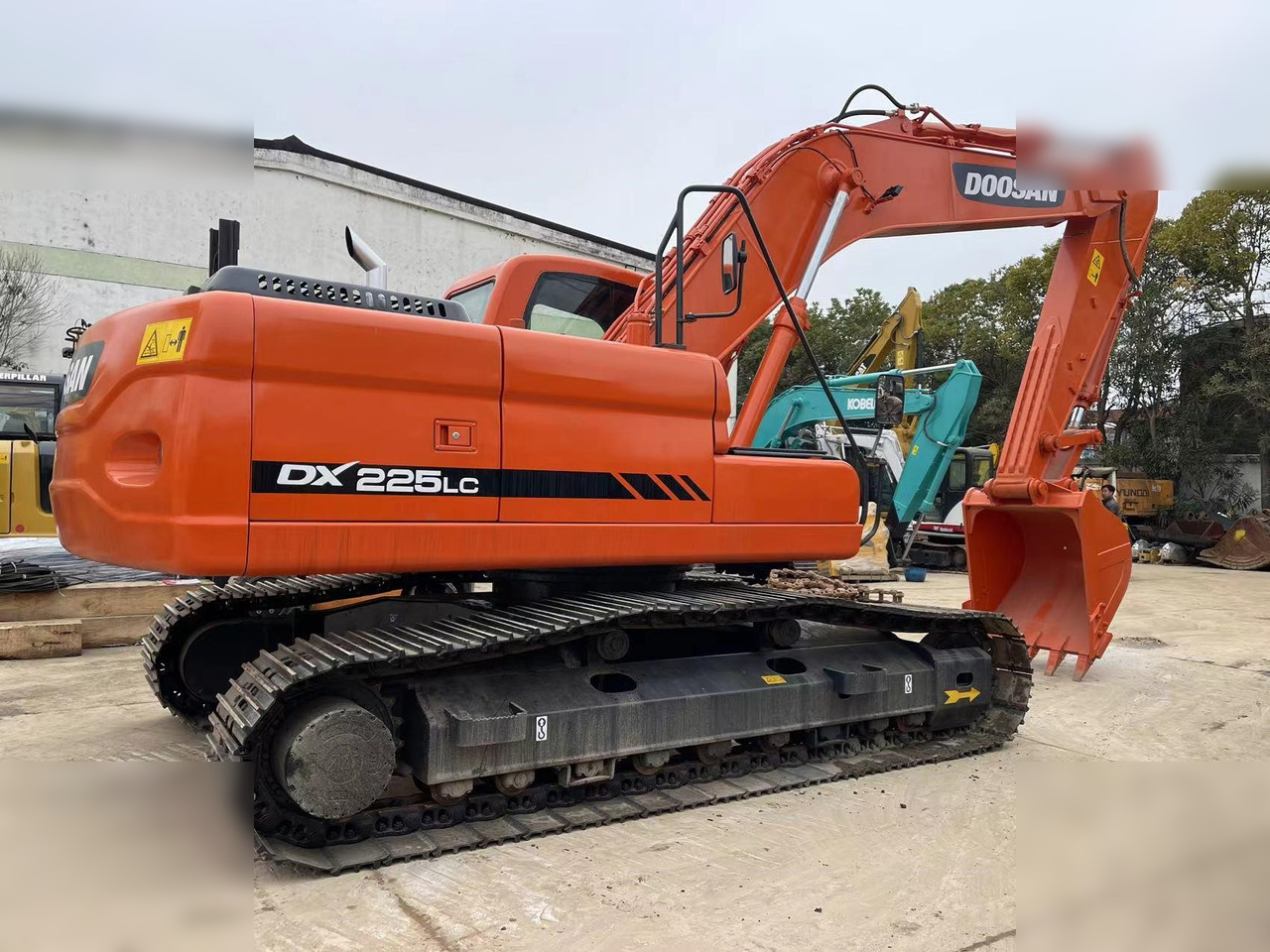 DOOSAN DX225 LC - Гусеничный экскаватор: фото 3 DOOSAN DX225 LC - Гусеничный экскаватор: фото 3