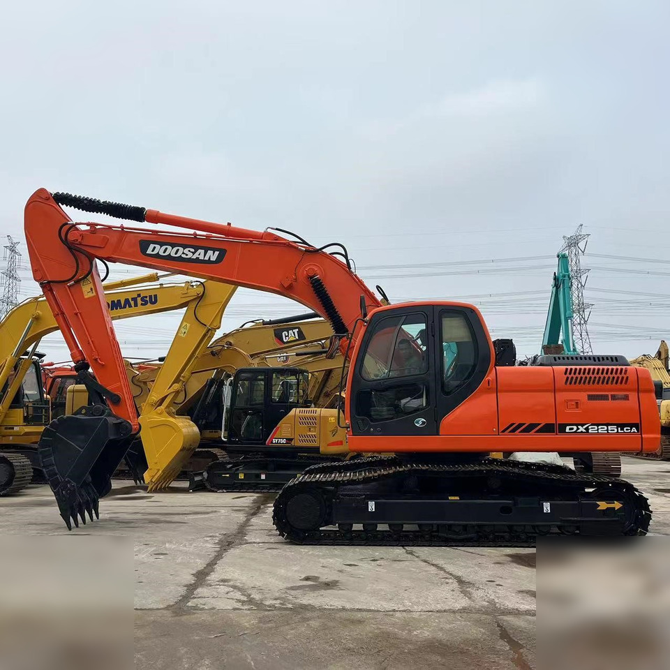 DOOSAN DX225 LCA - Гусеничный экскаватор: фото 1 DOOSAN DX225 LCA - Гусеничный экскаватор: фото 1