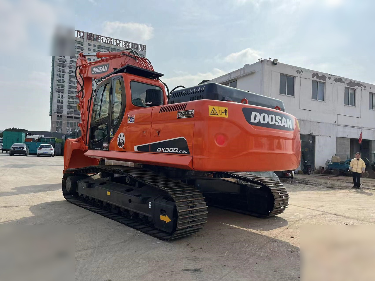 DOOSAN DX300 LC-9C - Гусеничный экскаватор: фото 3 DOOSAN DX300 LC-9C - Гусеничный экскаватор: фото 3