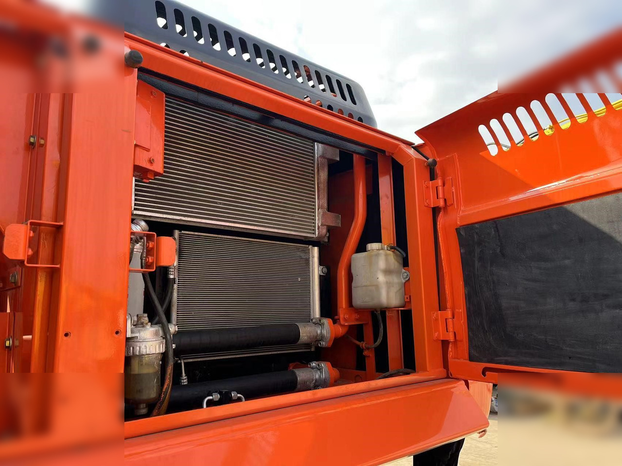 Гусеничный экскаватор DOOSAN DX300 LC-9C: фото 7