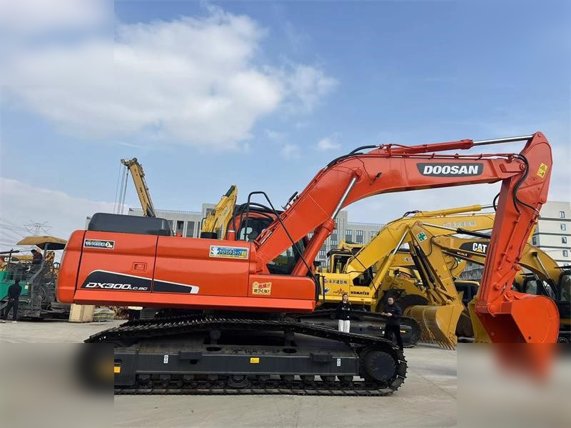 DOOSAN DX300 LC-9C - Гусеничный экскаватор: фото 3 DOOSAN DX300 LC-9C - Гусеничный экскаватор: фото 3