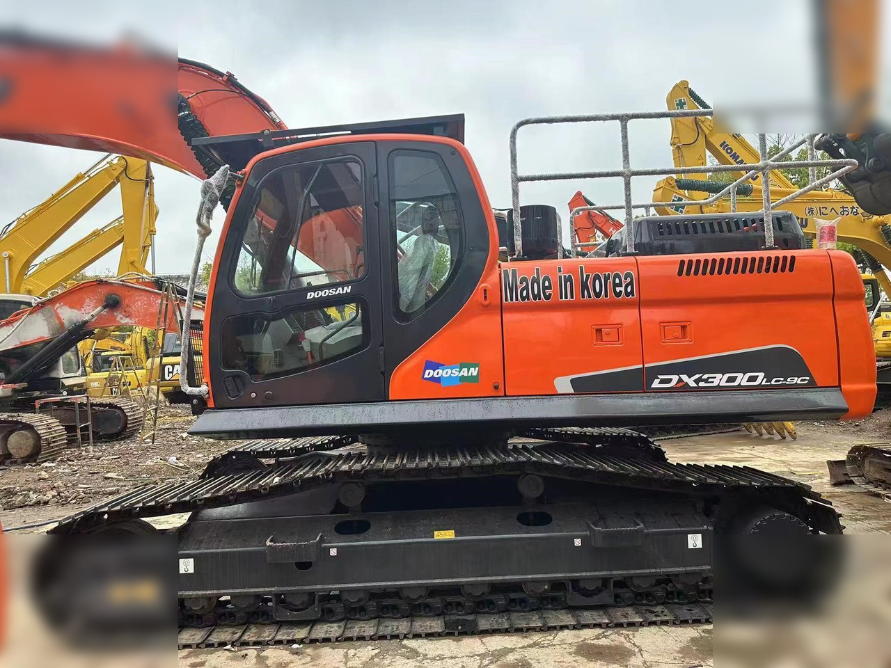 DOOSAN DX300 LC - Гусеничный экскаватор: фото 2 DOOSAN DX300 LC - Гусеничный экскаватор: фото 2