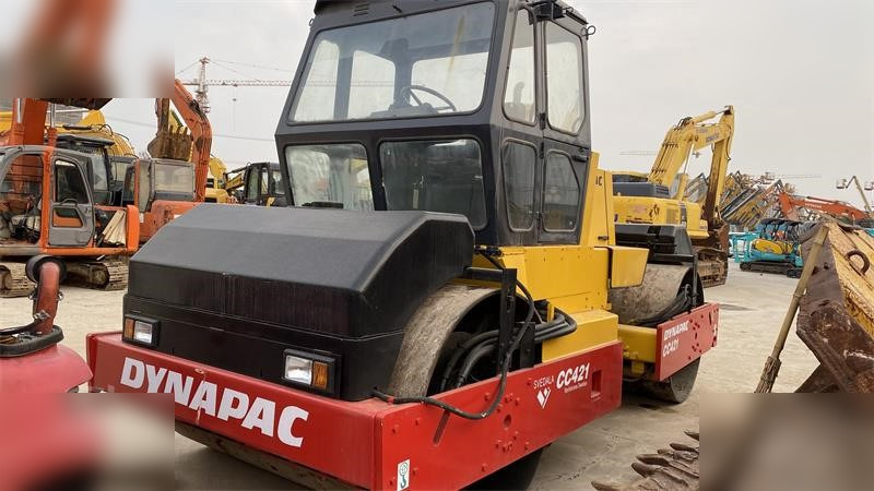 DYNAPAC CC421 - Дорожный каток: фото 3 DYNAPAC CC421 - Дорожный каток: фото 3