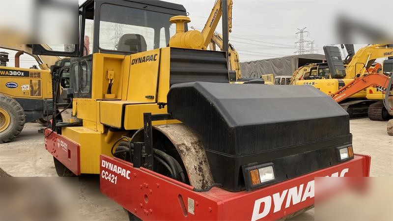 DYNAPAC CC421 - Дорожный каток: фото 2 DYNAPAC CC421 - Дорожный каток: фото 2