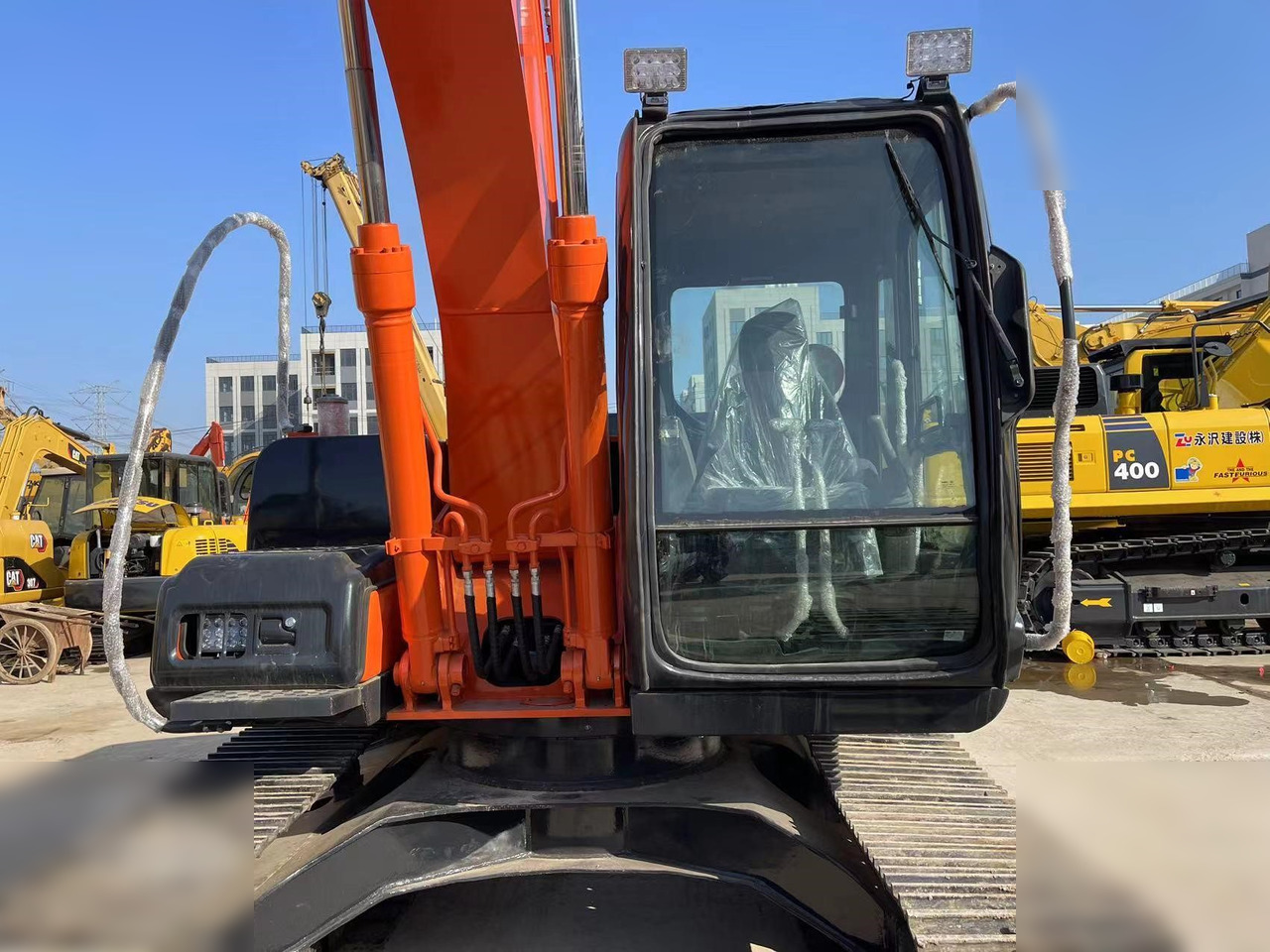 HITACHI ZX120 - Гусеничный экскаватор: фото 3 HITACHI ZX120 - Гусеничный экскаватор: фото 3