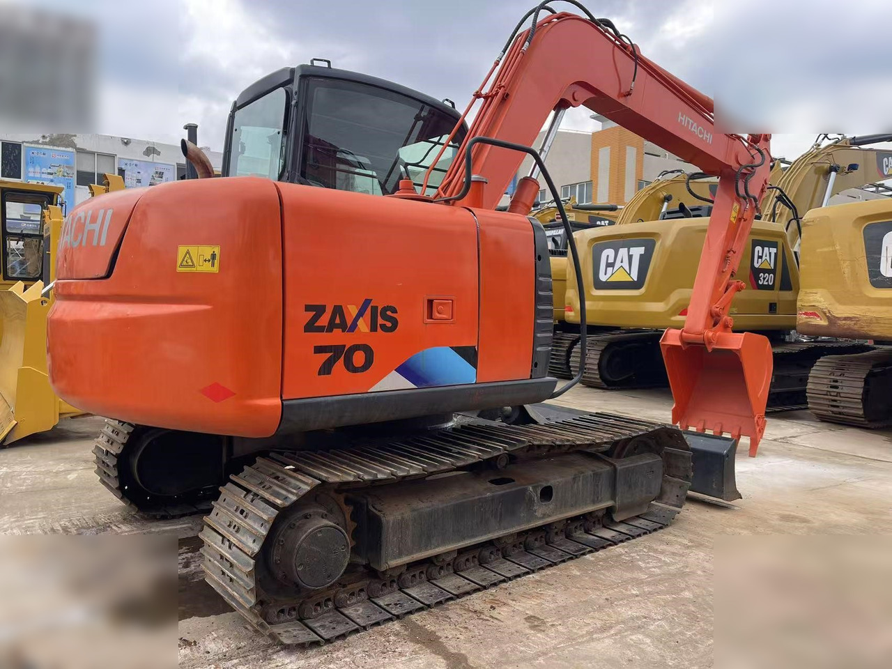 HITACHI ZX70 - Гусеничный экскаватор: фото 3 HITACHI ZX70 - Гусеничный экскаватор: фото 3