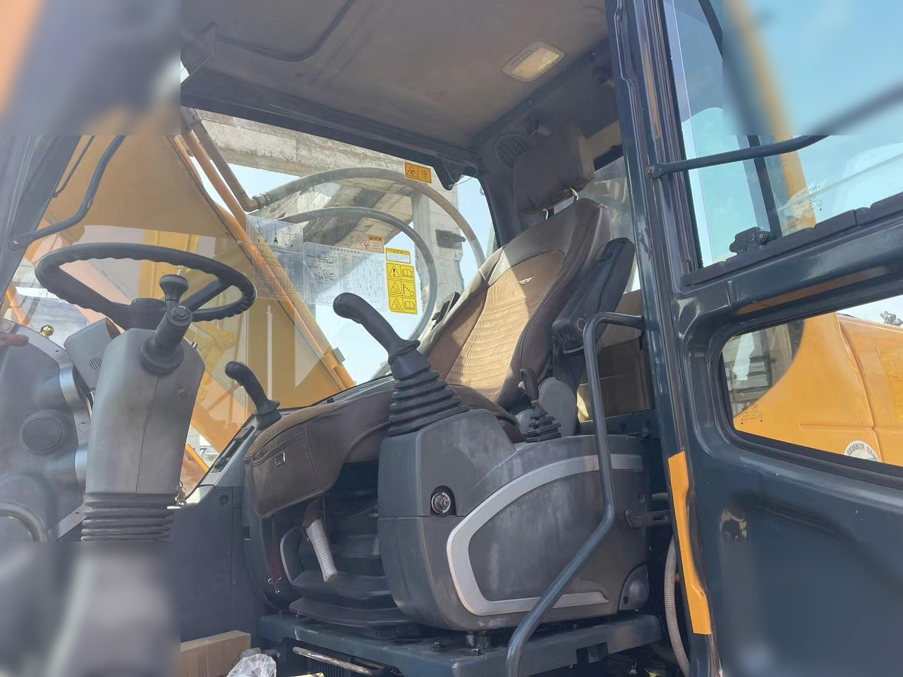 Колёсный экскаватор HYUNDAI ROBEX 210W-9: фото 8