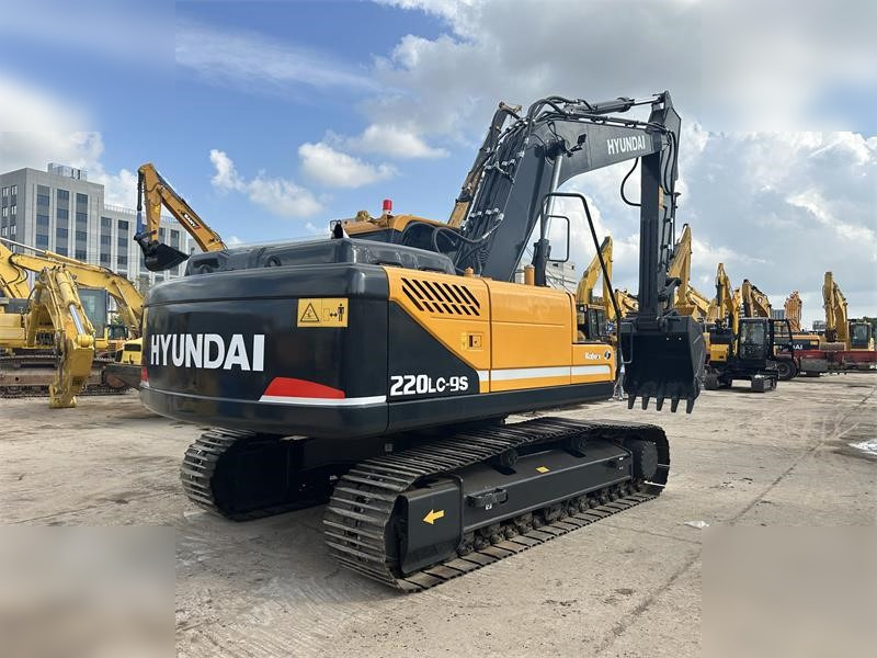 HYUNDAI ROBEX 220 LC-9S - Гусеничный экскаватор: фото 2 HYUNDAI ROBEX 220 LC-9S - Гусеничный экскаватор: фото 2