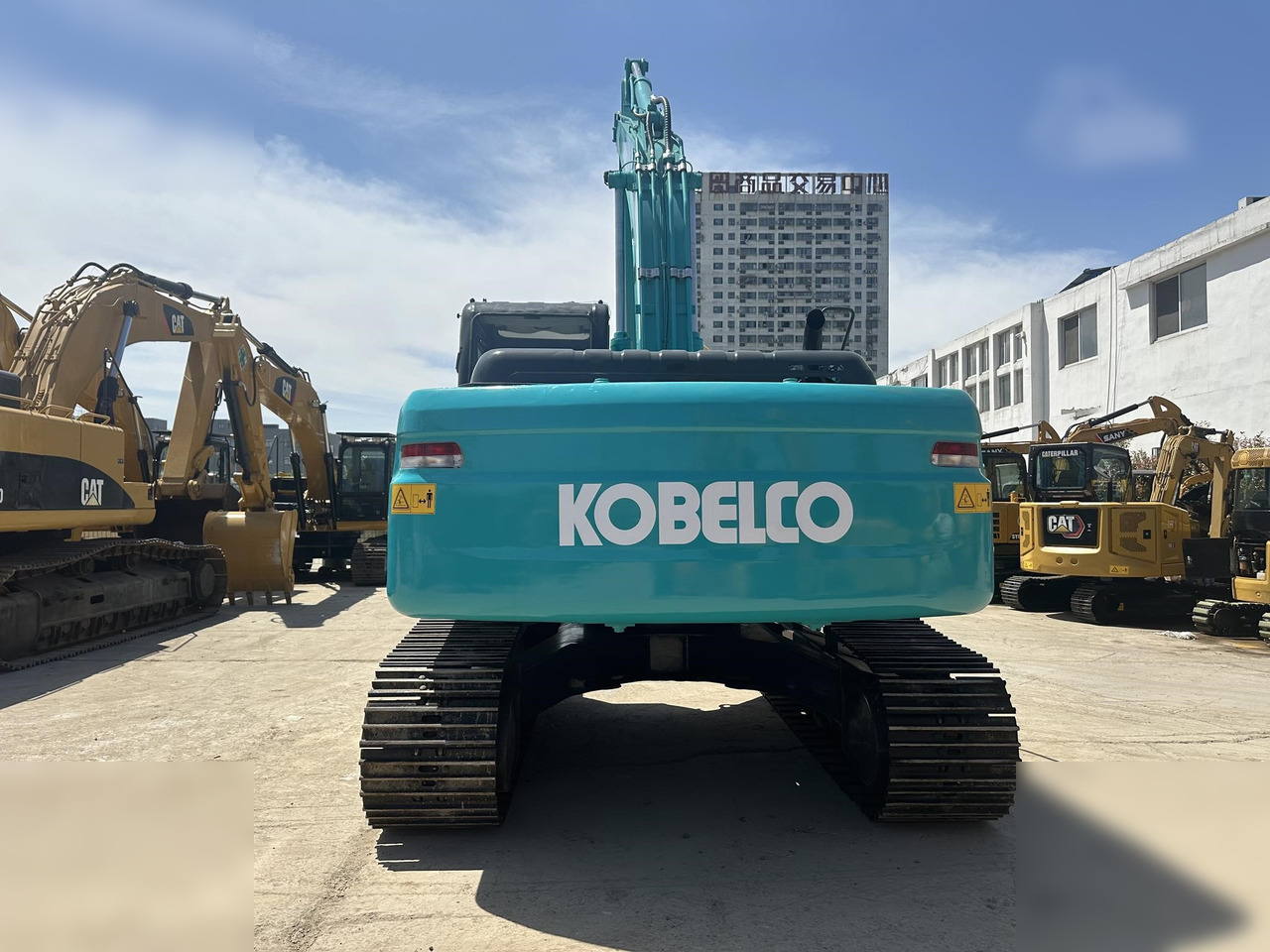 KOBELCO SK210 LC-8 - Гусеничный экскаватор: фото 4 KOBELCO SK210 LC-8 - Гусеничный экскаватор: фото 4