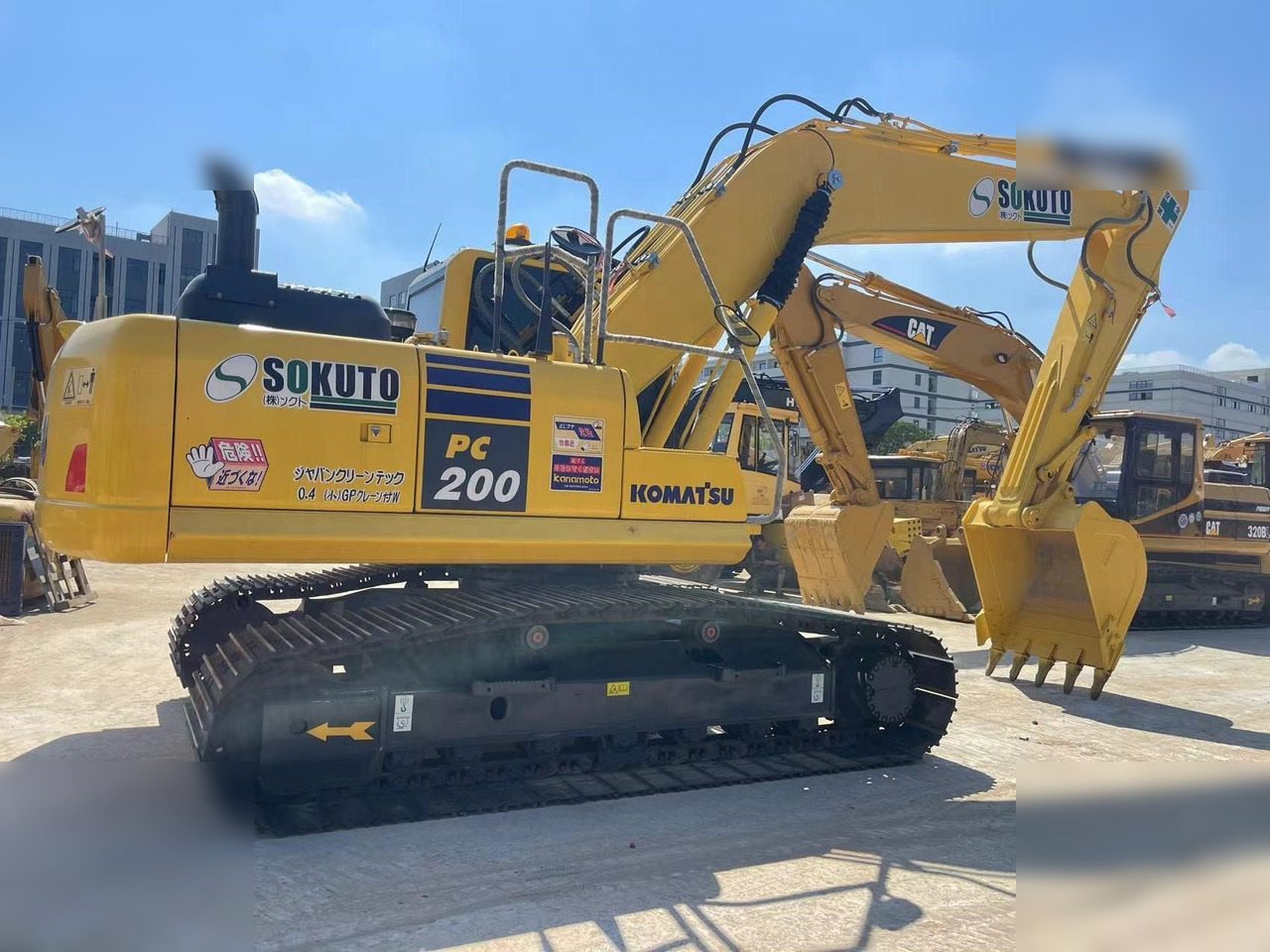 KOMATSU PC200-8 - Гусеничный экскаватор: фото 2 KOMATSU PC200-8 - Гусеничный экскаватор: фото 2