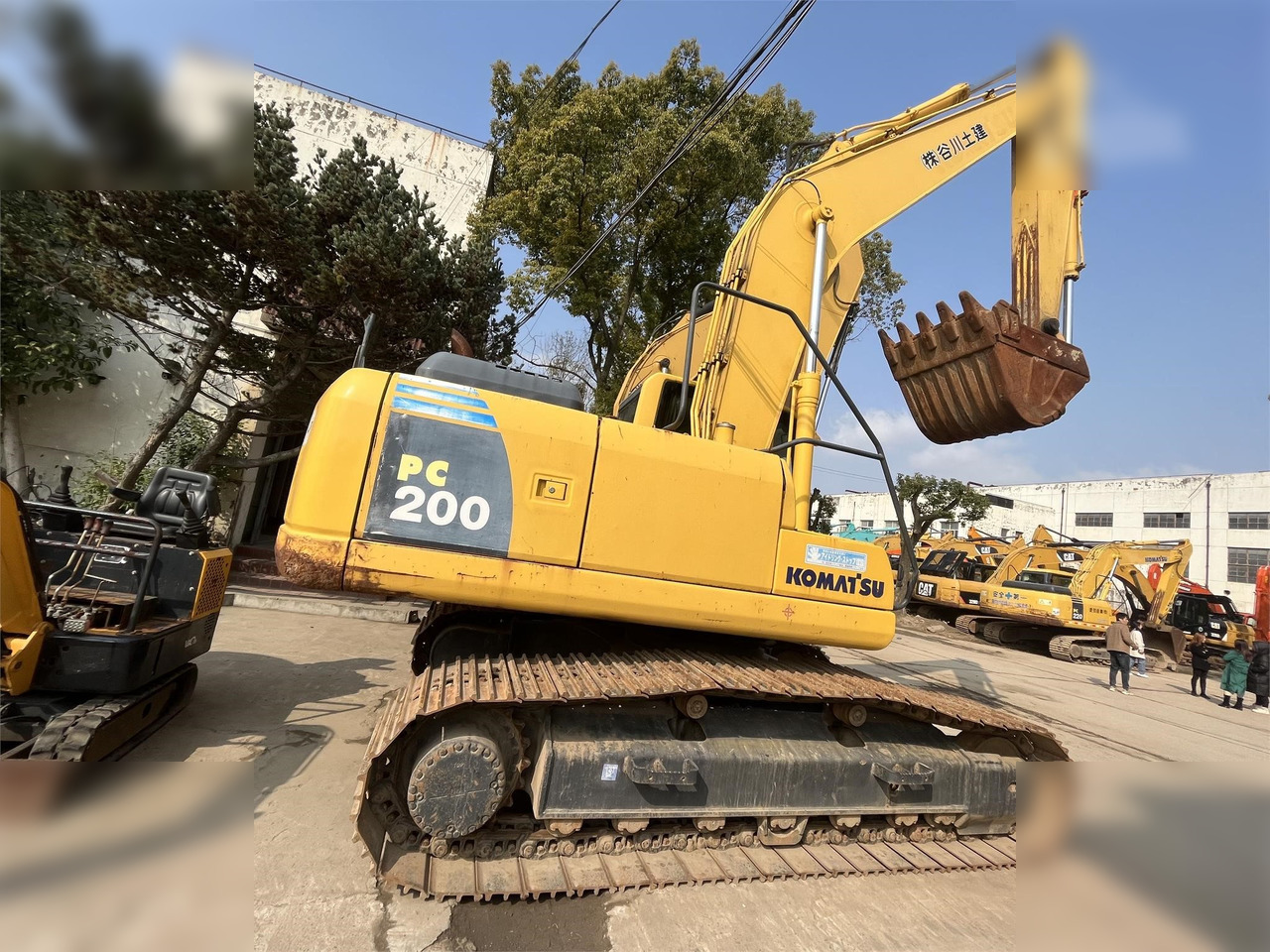 KOMATSU PC200-8 - Гусеничный экскаватор: фото 1 KOMATSU PC200-8 - Гусеничный экскаватор: фото 1