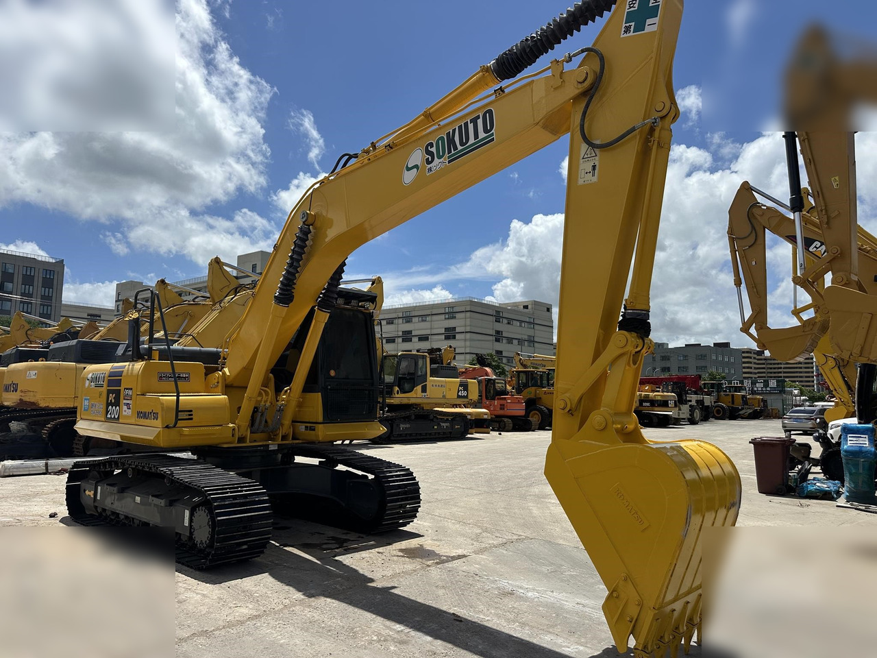 KOMATSU PC200-8 - Гусеничный экскаватор: фото 3 KOMATSU PC200-8 - Гусеничный экскаватор: фото 3