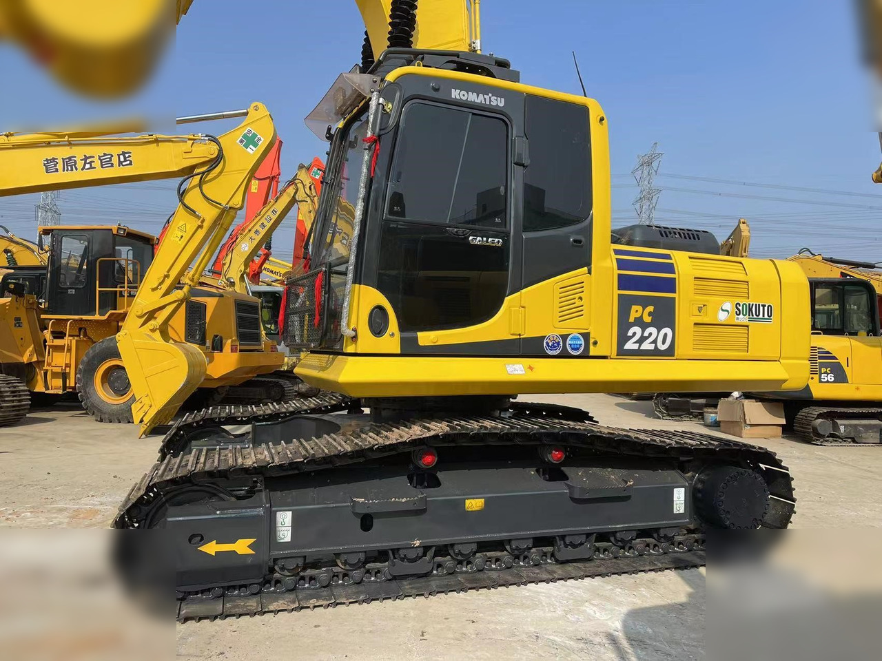 KOMATSU PC220-8 - Гусеничный экскаватор: фото 2 KOMATSU PC220-8 - Гусеничный экскаватор: фото 2